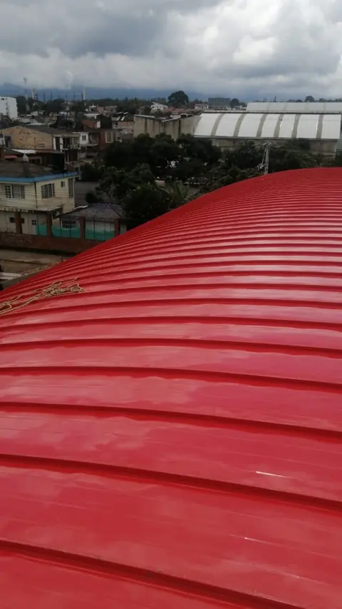 Tramo curvo de la cubierta roja