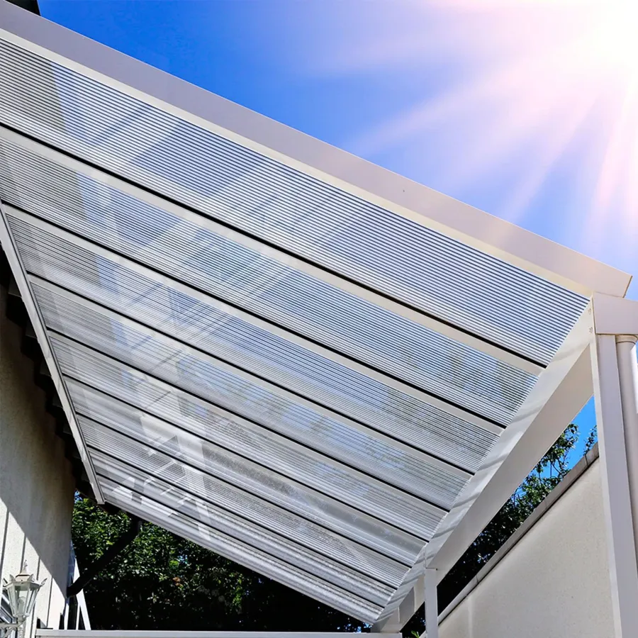 Cubierta de policarbonato en pérgola